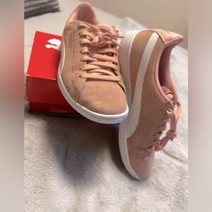 Soft Foam Puma Vikky Sneakers